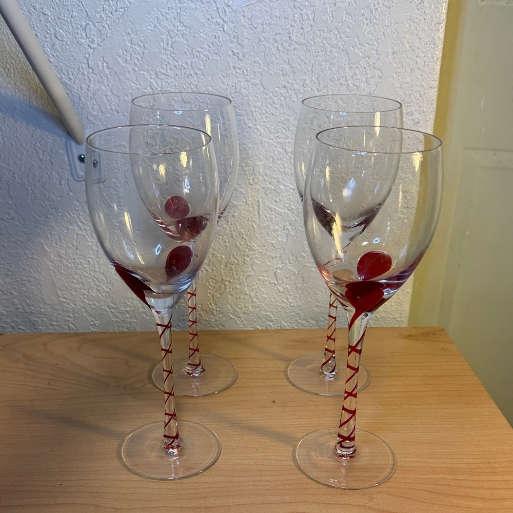 PIER 1 IMPORTS Clear Wine Glasses with Red & Green Stem – Set of 4
